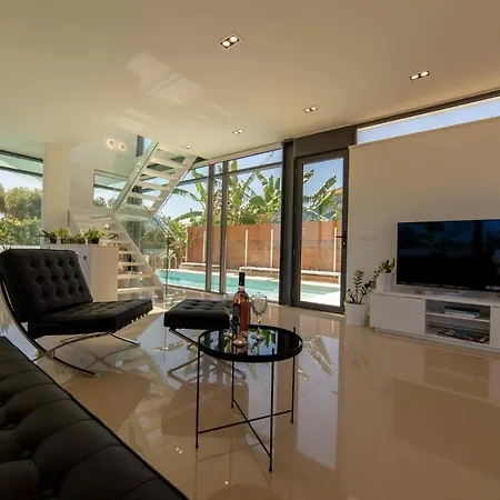 Luxury Mirror - 200meters From The *