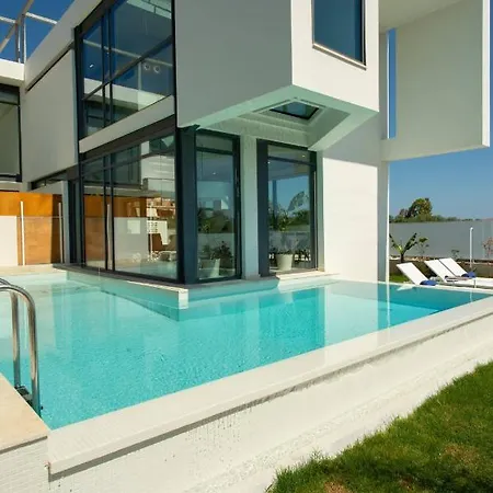 Villa Luxury Mirror - 200meters From The Daratsos