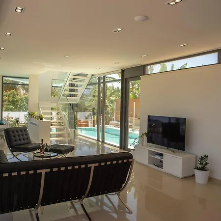 Luxury Mirror - 200meters From The Villa Daratsos
