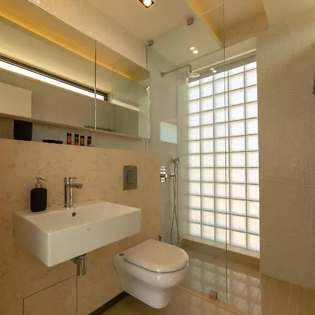 Luxury Mirror - 200meters From The *