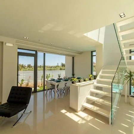 Luxury Mirror - 200meters From The Daratsos