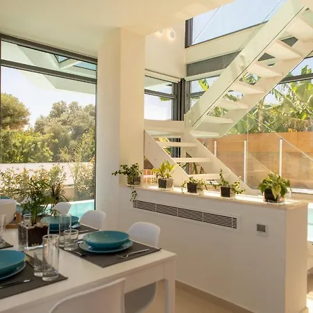 Luxury Mirror - 200meters From The Villa