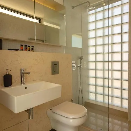 Luxury Mirror - 200meters From The * Daratsos