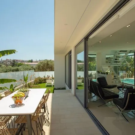 Luxury Mirror - 200meters From The Daratsos