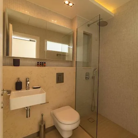 Villa Luxury Mirror - 200meters From The Daratsos