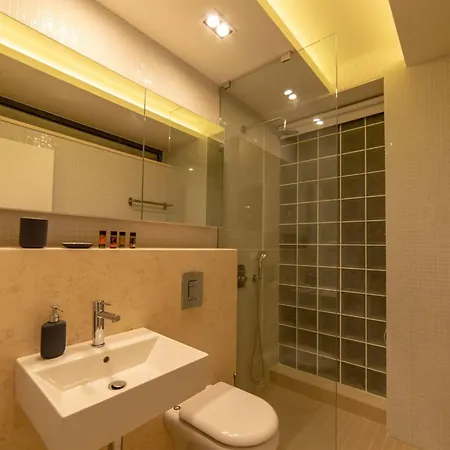 Luxury Mirror - 200meters From The Daratsos