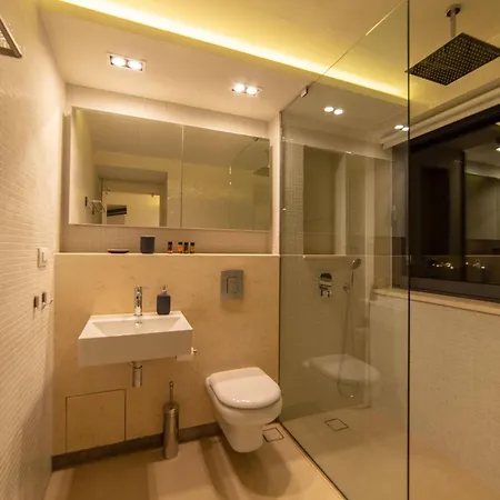 Luxury Mirror - 200meters From The Villa *
