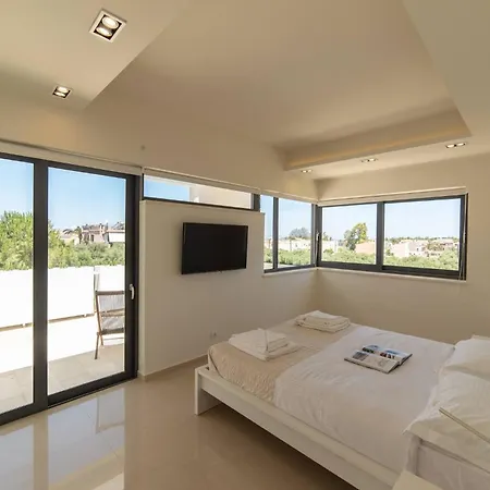Luxury Mirror - 200meters From The Daratsos