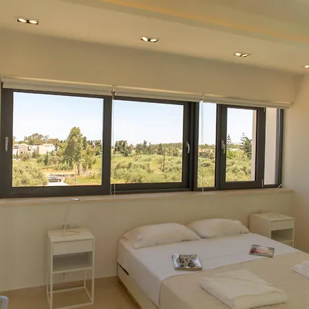 Luxury Mirror - 200meters From The Villa Daratsos