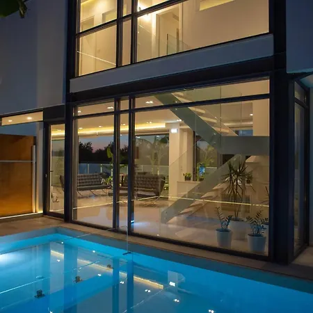 Luxury Mirror - 200meters From The Villa Daratsos