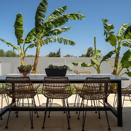 Luxury Mirror - 200meters From The Villa